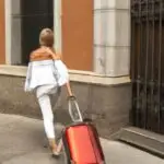 powrót Emmy z Londynu dialog po francusku Emma i Delphine francuski w dialogach